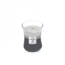 Candela con tripla essenza profumata: medium warm woods
